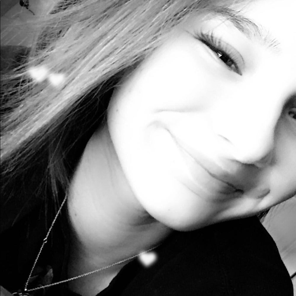 Meet your Posher, Felicity